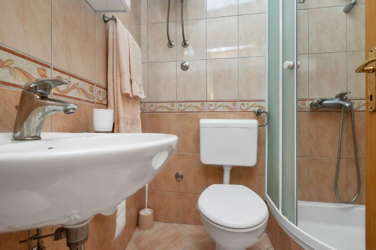Dado A6 Apartments Igrane Buitenkant foto